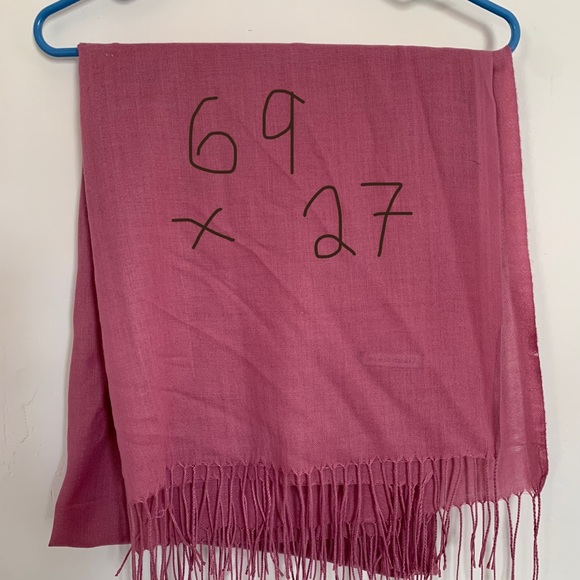 Pink scarf - Picture 3 of 3